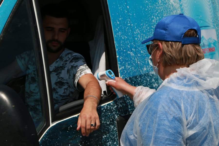 На въездах в Севастополь установлены новые медицинские модули для тестирования на COVID-19