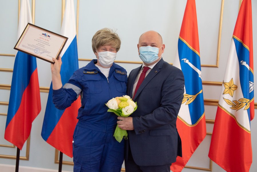 Михаил Развожаев вручил госнаграды севастопольским медикам