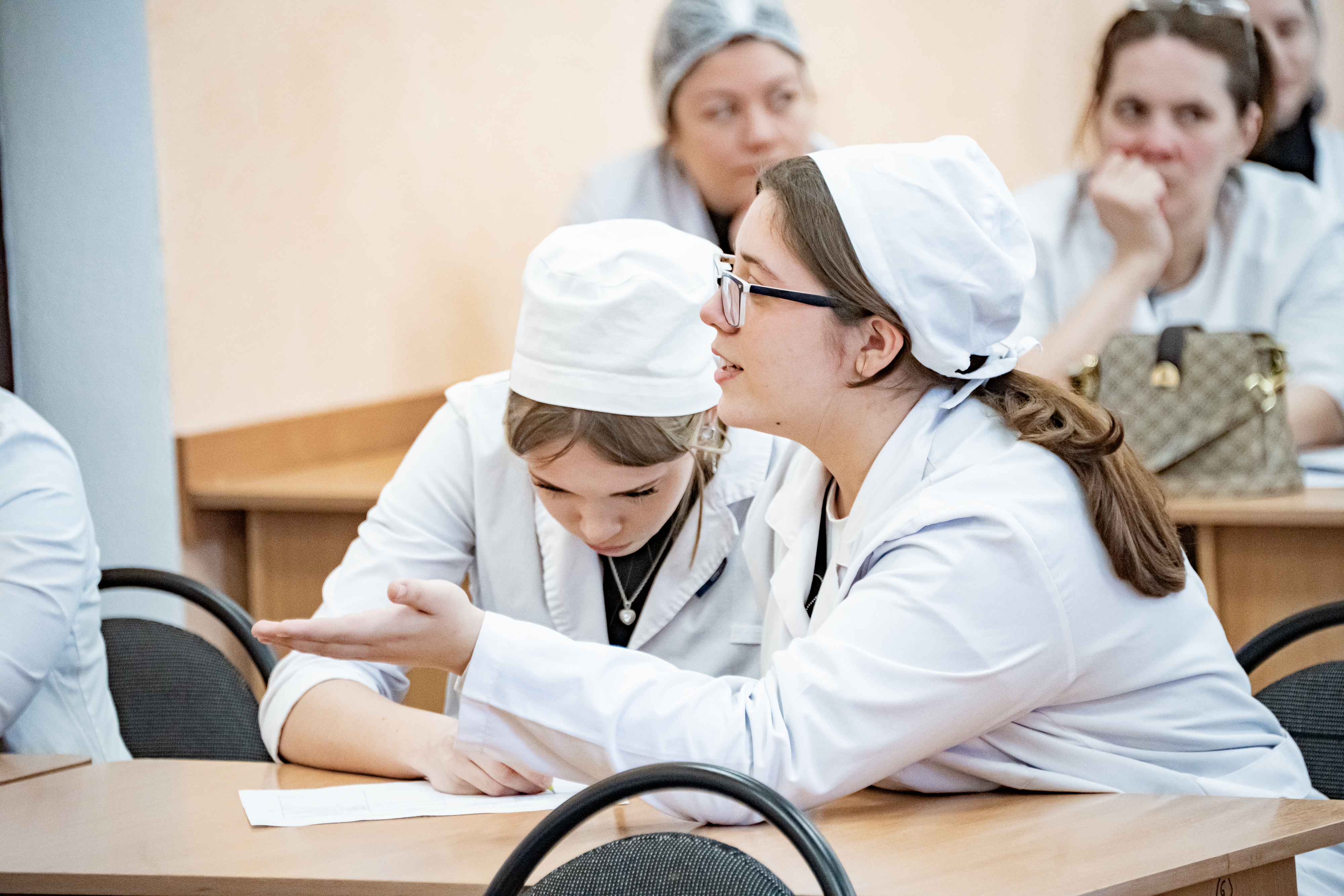 Ярмарка вакансий в медицинском колледже им. Жени Дерюгиной