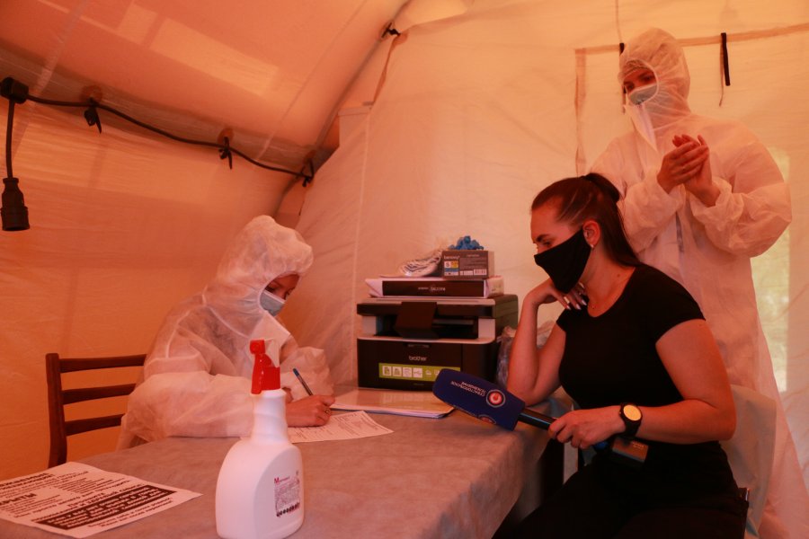 На пунктах пропуска в Севастополь взяли первые тесты на COVID -19 у въезжающих