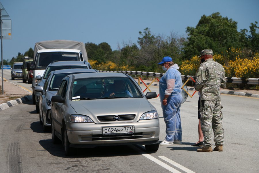 На въездах в Севастополь установлены новые медицинские модули для тестирования на COVID-19
