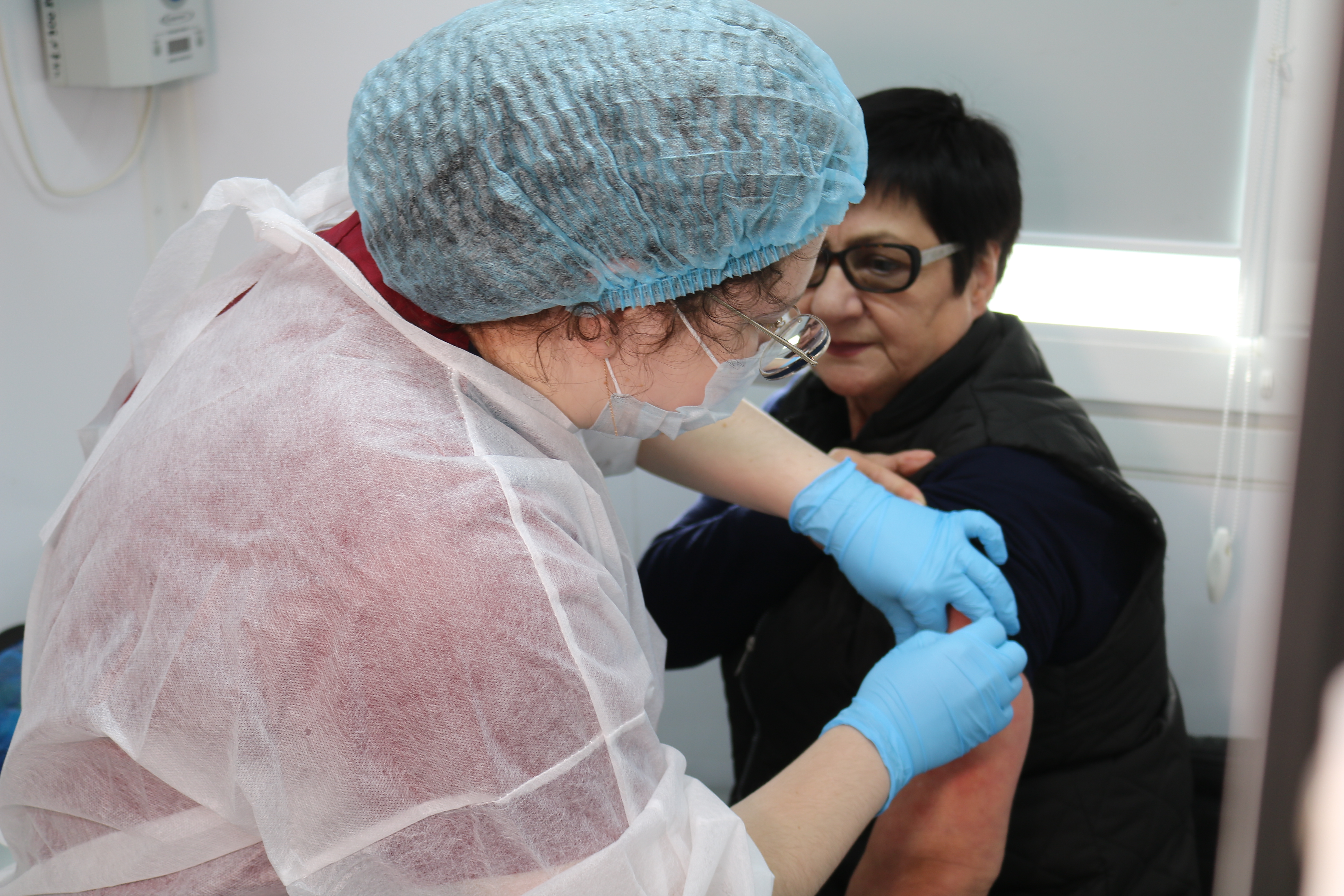 Важность вакцинации: защита от опасных инфекций для всех возрастов 