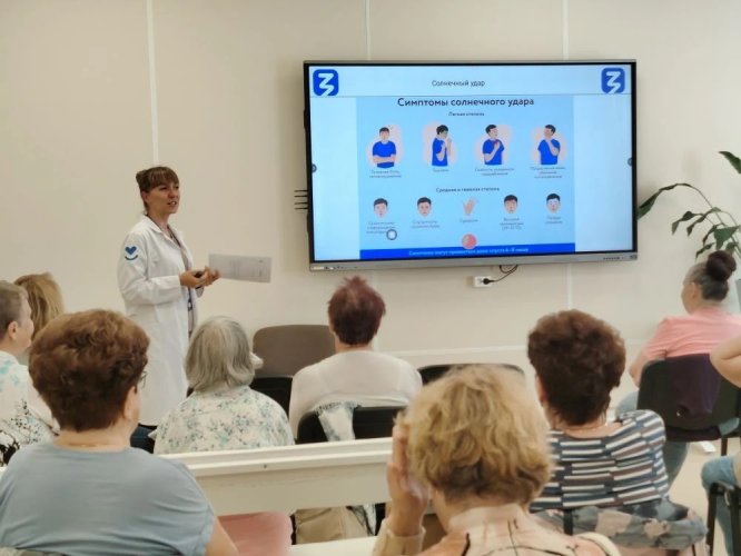 В Севастополе на базе городской поликлиники № 7 продолжаются занятия школы «Здоровый век»