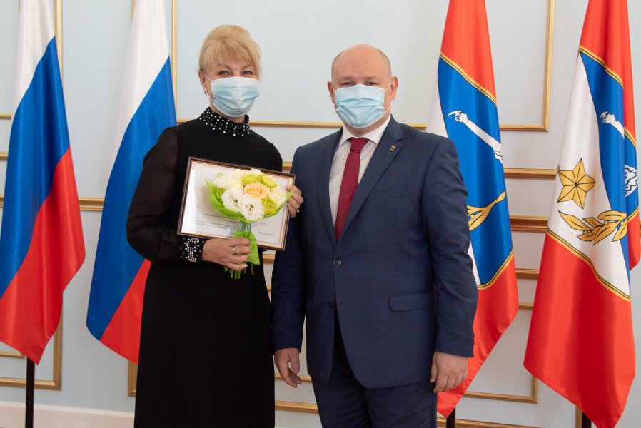 Михаил Развожаев вручил госнаграды севастопольским медикам