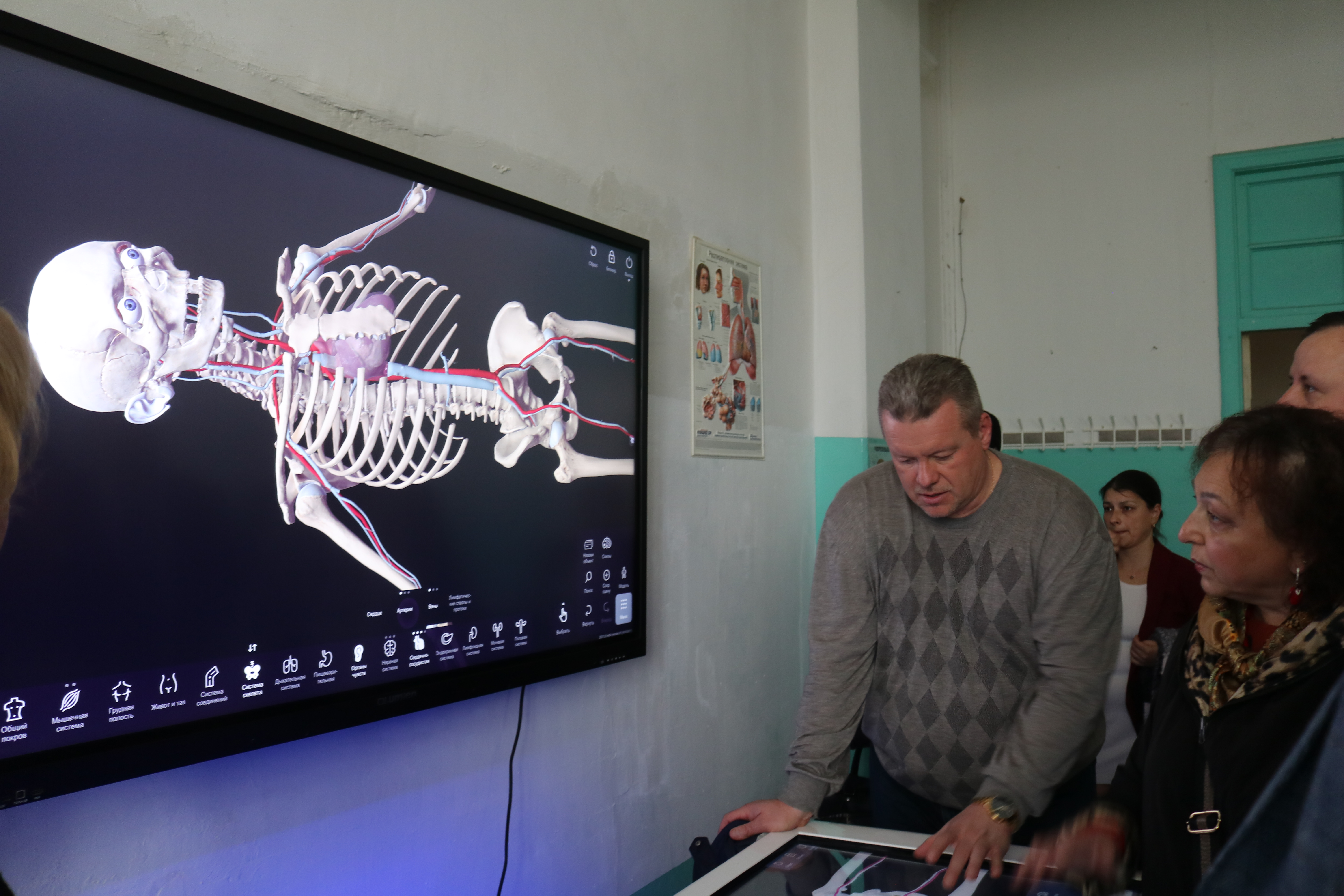 Представители медицинского сообщества Севастополя посетили Институт фундаментальной медицины и здоровьесбережения