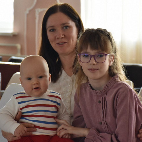 «Этот мир мы дарим детям»: медики и спасенные ими малыши встретились по случаю Дня недоношенного ребенка
