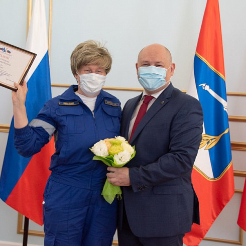 Михаил Развожаев вручил госнаграды севастопольским медикам