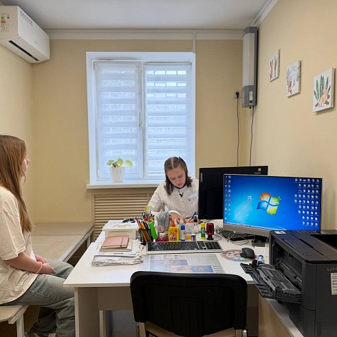 В детской поликлинике на проспекте Гагарина работает молодой врач-педиатр Анастасия Павлюк