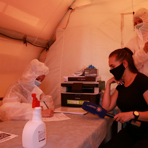 На пунктах пропуска в Севастополь взяли первые тесты на COVID -19 у въезжающих