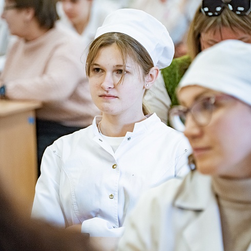 Ярмарка вакансий в медицинском колледже им. Жени Дерюгиной