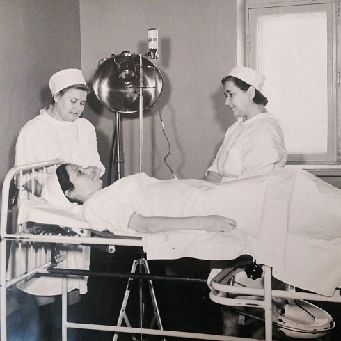 Всегда на передовой: 80-летний юбилей отмечает Городская больница № 4 на Северной стороне