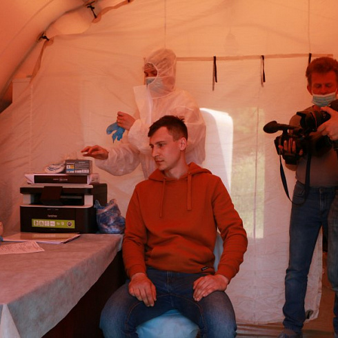 На пунктах пропуска в Севастополь взяли первые тесты на COVID -19 у въезжающих