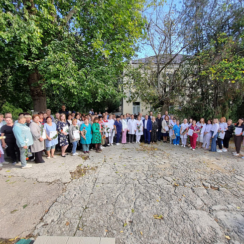 Всегда на передовой: 80-летний юбилей отмечает Городская больница № 4 на Северной стороне